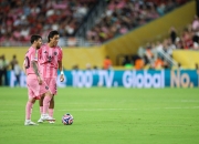 爱游戏app下载地址-梅西左脚射门得分，巴萨主场一鼓作气的简单介绍