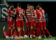 爱游戏链接-奥格斯堡球员表现出色，以出色发挥赢得比赛的简单介绍