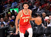 爱游戏官方登录入口-雄鹿击败老鹰，米德尔顿轰下28分