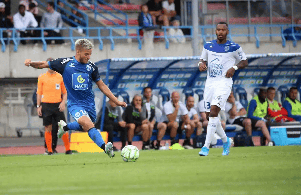 圣埃蒂安队主场壮举,轻取对手夺宝 圣埃蒂安队主场壮举,轻取对手夺宝