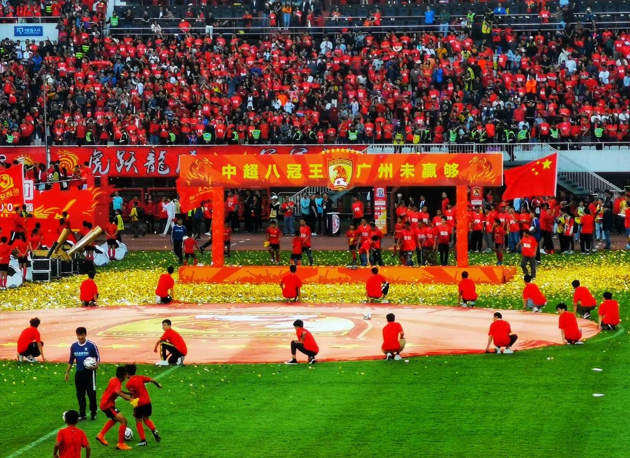 包含在广州队赛场上演亚冠,三杀,引发球迷泪目的词条 包含在广州队赛场上演亚冠,三杀,引发球迷泪目的词条