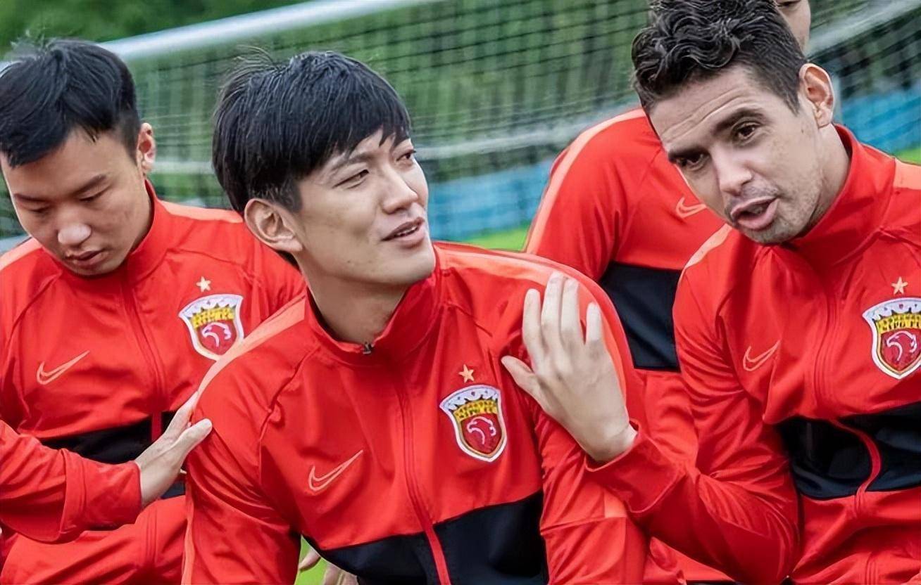 关于深圳队在亚冠中打出高光操作,被誉为教练席炸锅的信息 关于深圳队在亚冠中打出高光操作,被誉为教练席炸锅的信息