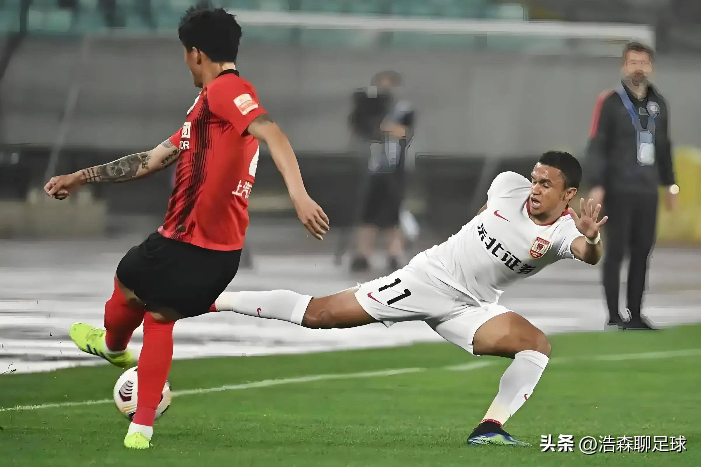 包含长春亚泰客场失利，保级任务异常艰巨的词条