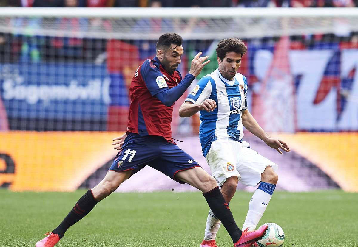 巴萨客场惨败,球队危机四伏 巴萨客场惨败,球队危机四伏