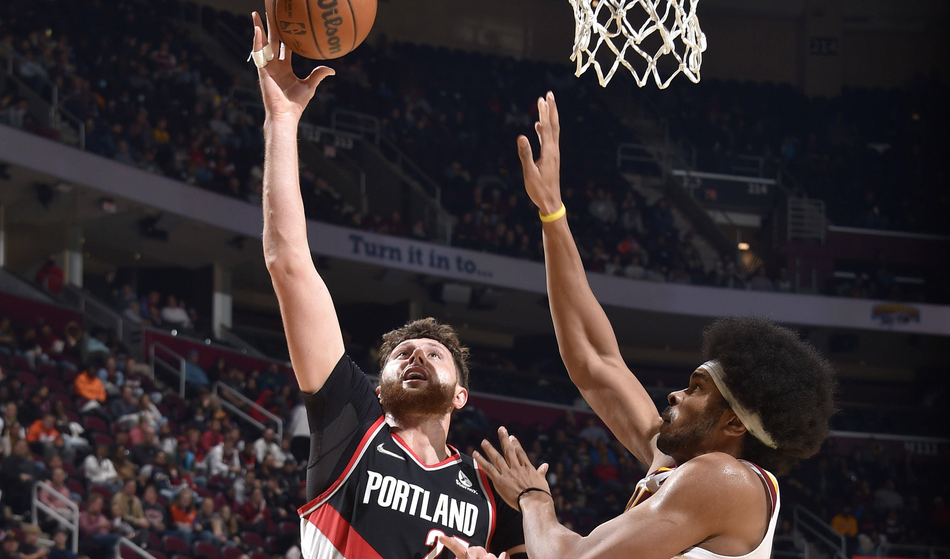 开拓者客场力克爵士,终结对手连胜 开拓者客场力克爵士,终结对手连胜