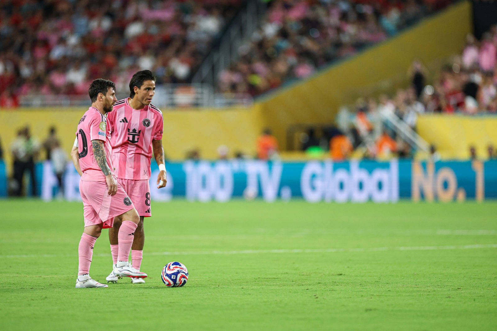 梅西左脚射门得分,巴萨主场一鼓作气的简单介绍 梅西左脚射门得分,巴萨主场一鼓作气的简单介绍