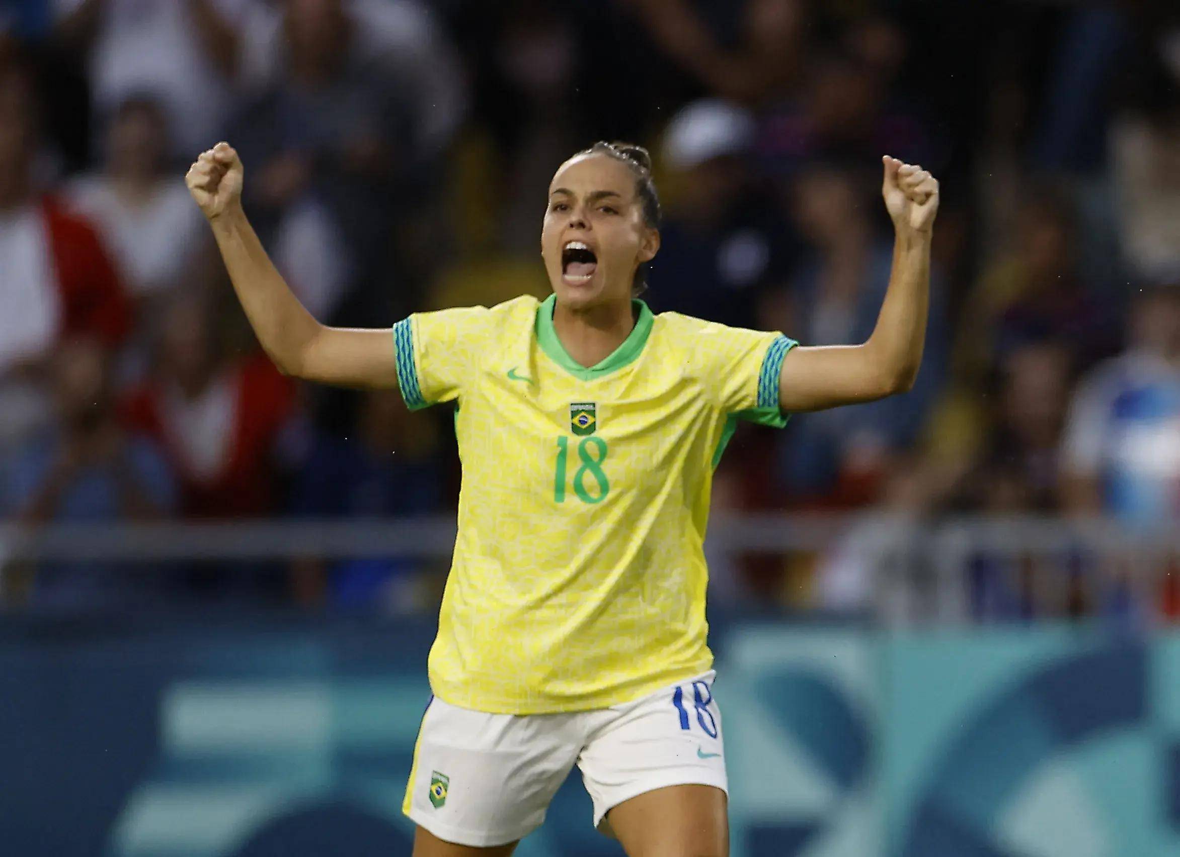 哥伦比亚女足队在比赛中实现逆袭,晋级八强 哥伦比亚女足队在比赛中实现逆袭,晋级八强