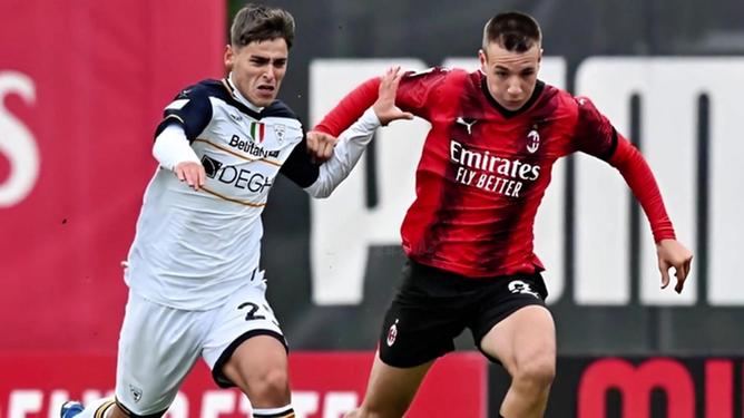 包含将军团集结全力拼杀，冲击胜利之巅！的词条