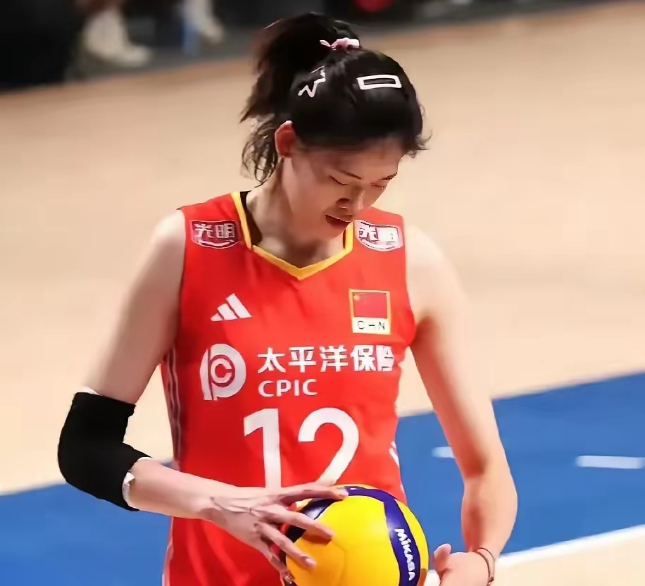 实力强弱对比引发球迷热议,比赛成绩备受关注的简单介绍 实力强弱对比引发球迷热议,比赛成绩备受关注的简单介绍