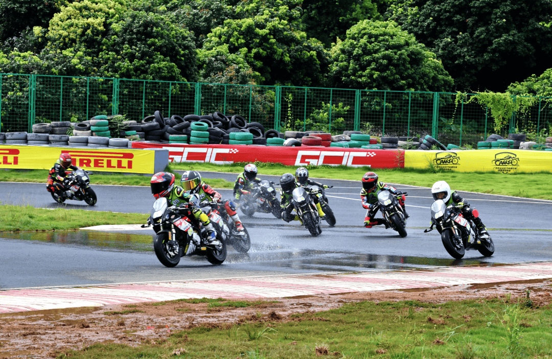 江苏金球队上演突围,逐渐进入高潮状态 江苏金球队上演突围,逐渐进入高潮状态