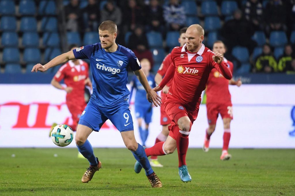 波鸿不敌弗赖堡,降级区形势严峻 波鸿不敌弗赖堡,降级区形势严峻