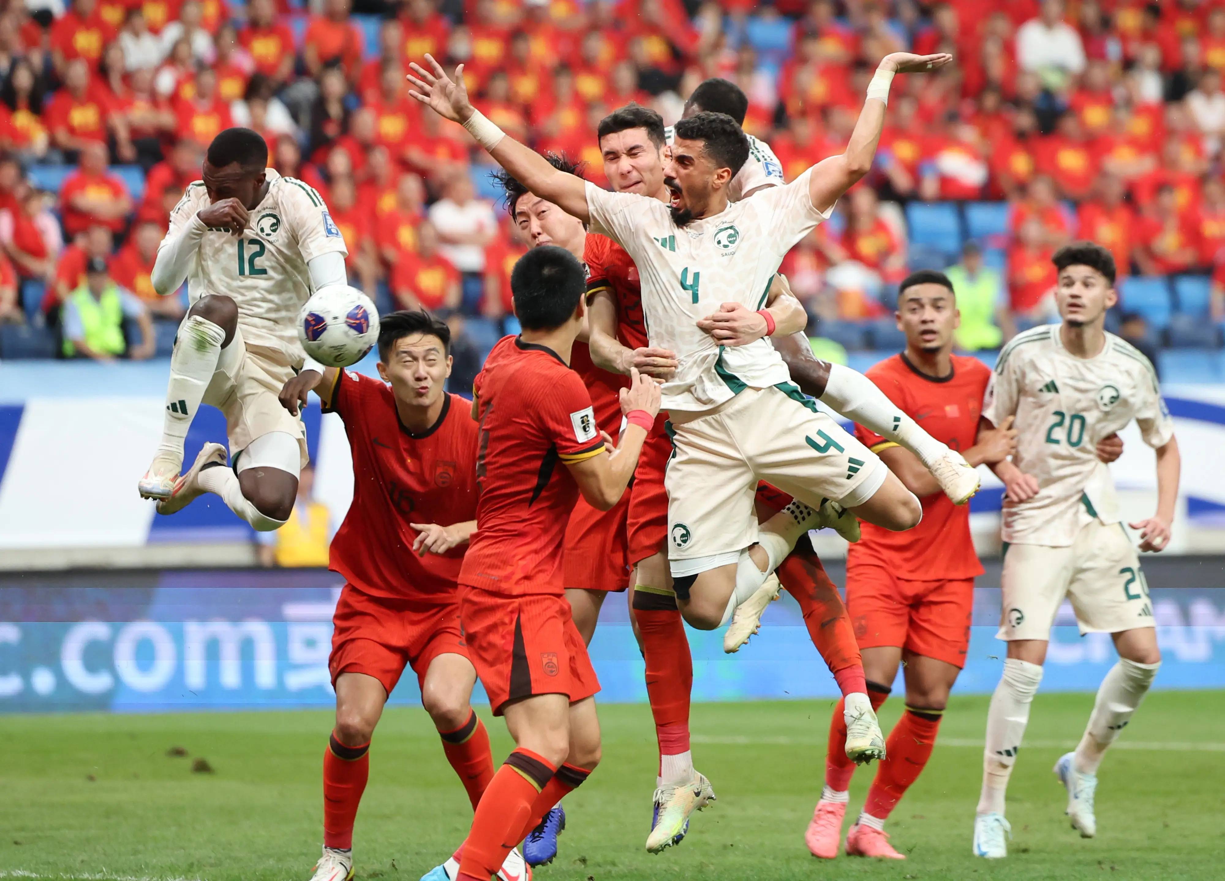 最新报道:明星球员恢复状态出战 最新报道:明星球员恢复状态出战