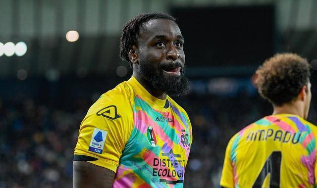 包含乌迪内斯后防铁桶稳固,成功保持不败的词条 包含乌迪内斯后防铁桶稳固,成功保持不败的词条