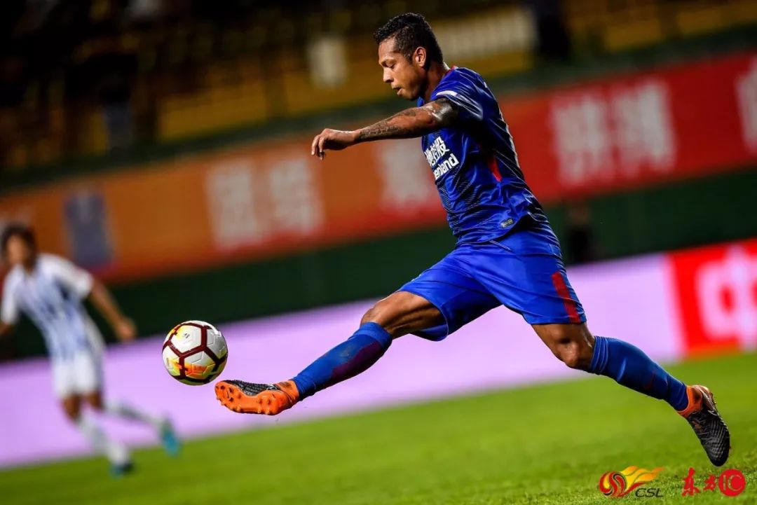 关于重庆斯威客场惜败鲁能，状态不佳的信息