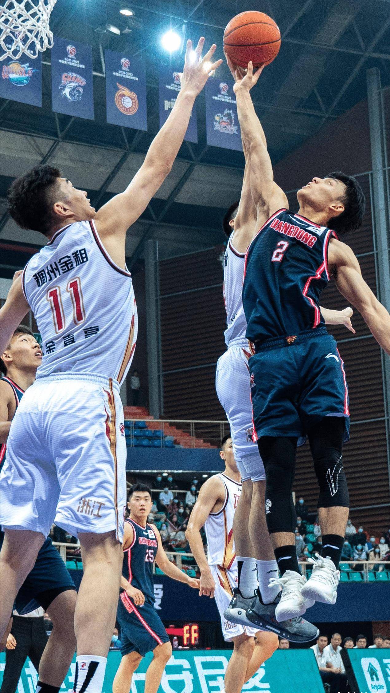 智利中场为球队取得胜利立下汗马功劳的简单介绍