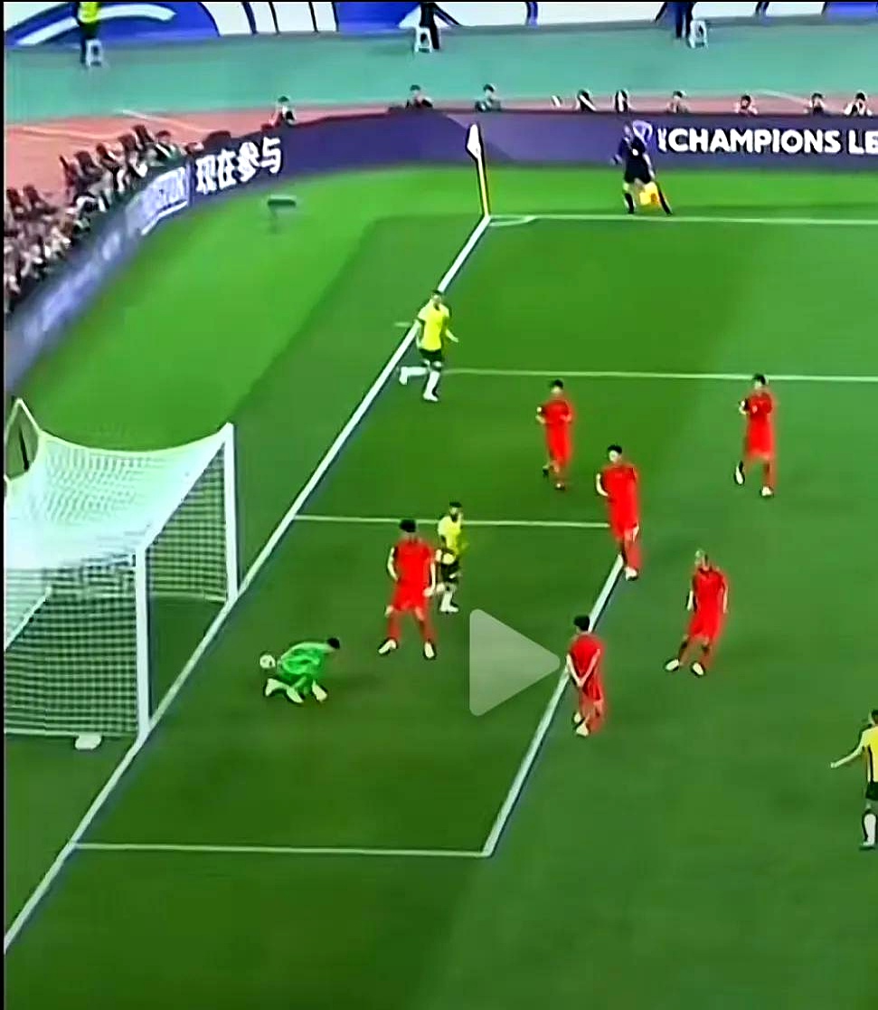 关于抢眼的进攻,无懈可击的防守,比分悬念不断的信息 关于抢眼的进攻,无懈可击的防守,比分悬念不断的信息