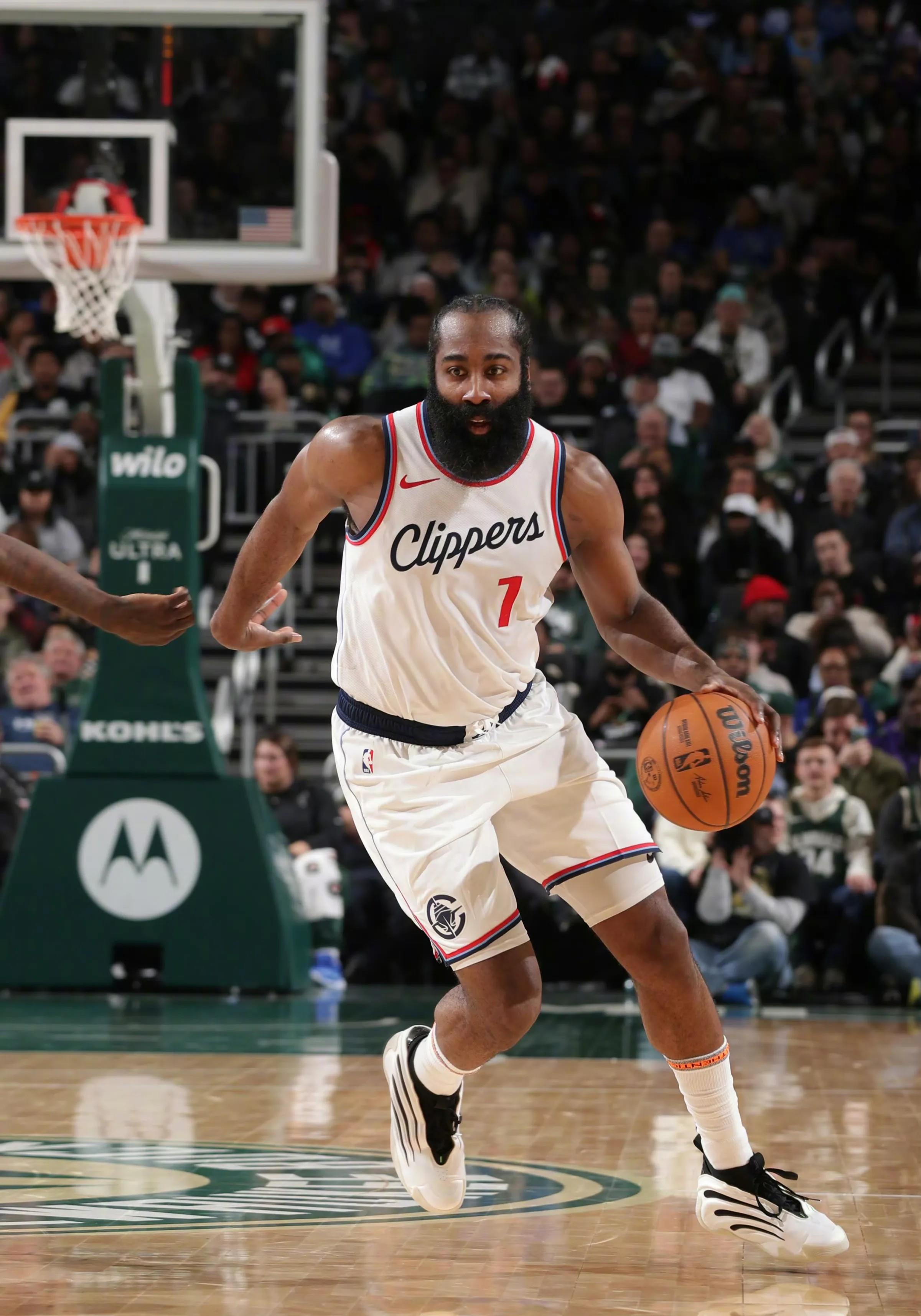 马刺主场惜败火箭,哈登独得35分的简单介绍 马刺主场惜败火箭,哈登独得35分的简单介绍