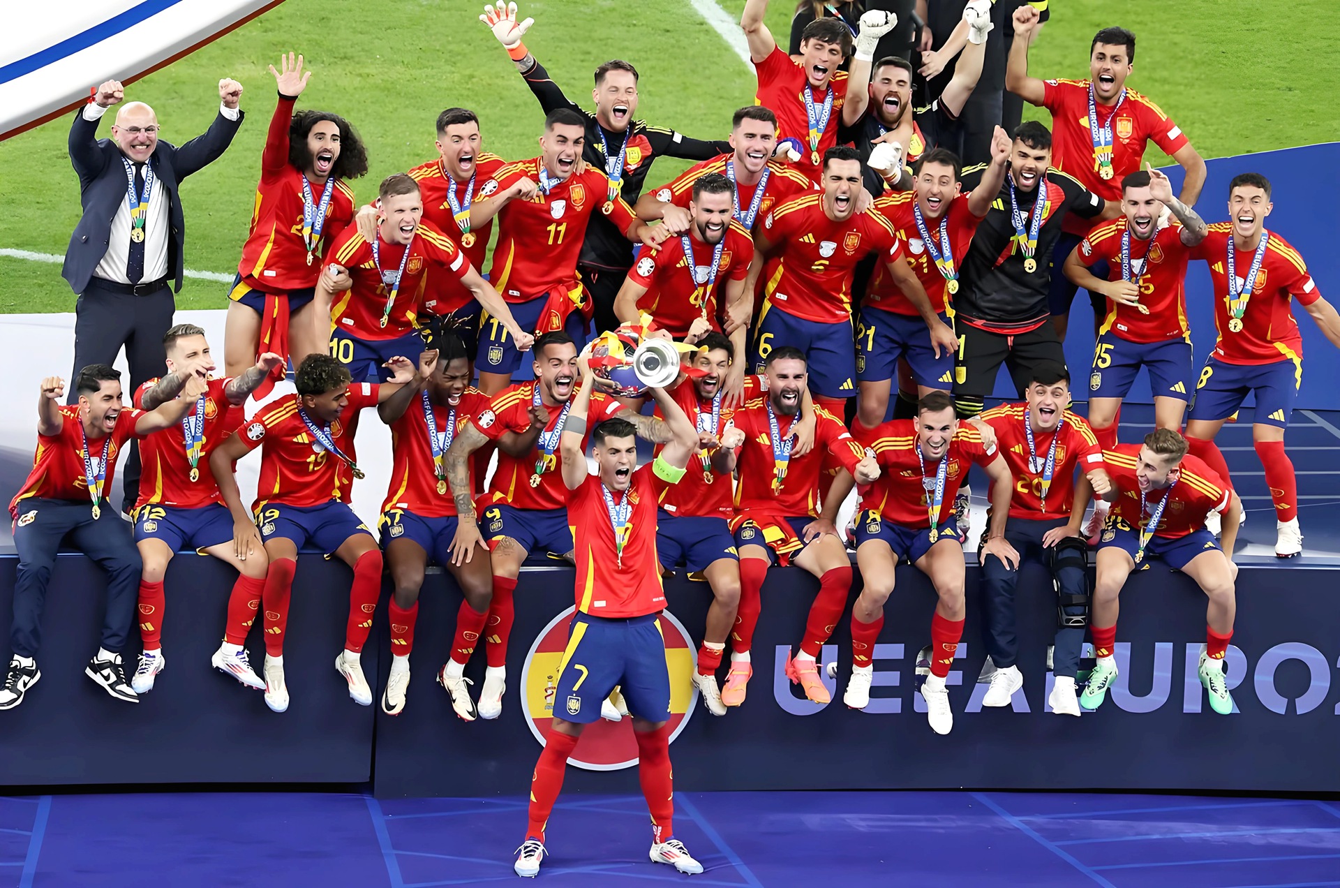 西班牙世界杯冠军球队压轴登场,展现出色实力的简单介绍 西班牙世界杯冠军球队压轴登场,展现出色实力的简单介绍