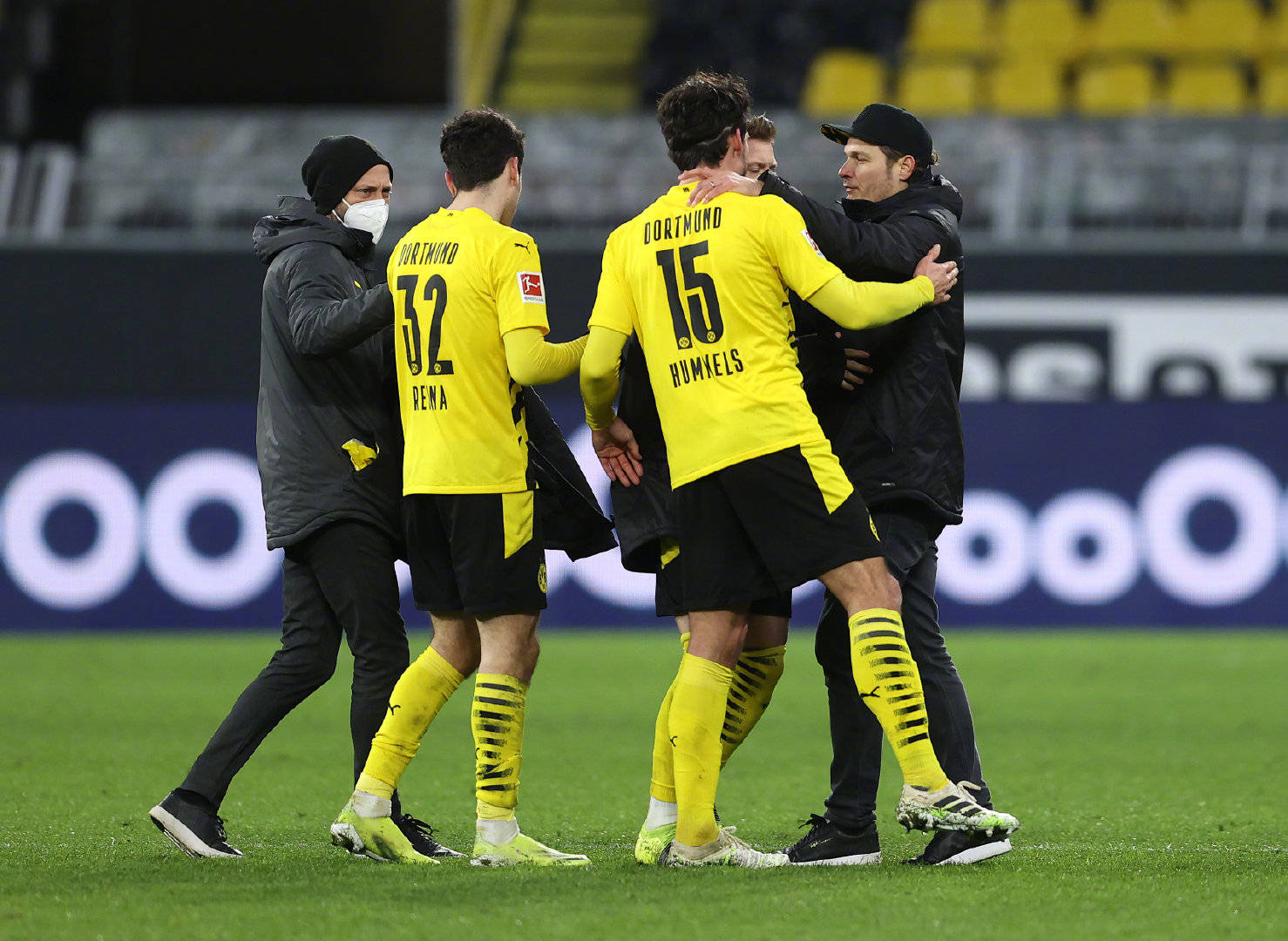 关于多特蒙德队客场战胜对手，稳步攀升积分榜的信息